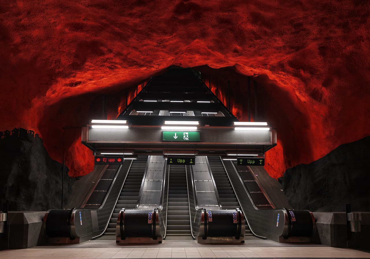 Scopri la potente lezione di onestà vissuta nelle stazioni della metropolitana. Un racconto che celebra l'onestà come chiave per un cambiamento positivo.